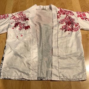 Men’s White Kimono Size Large (Asian Size XXL)